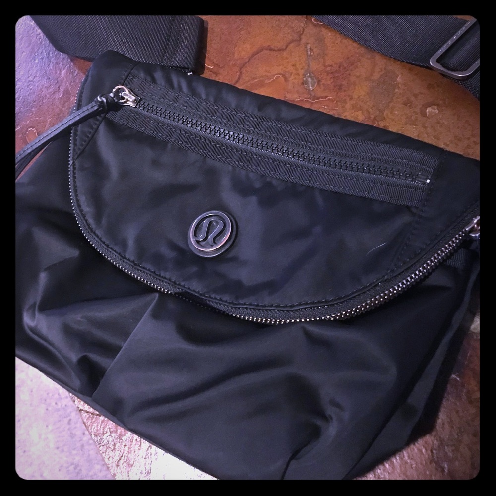 Lululemon festival bag